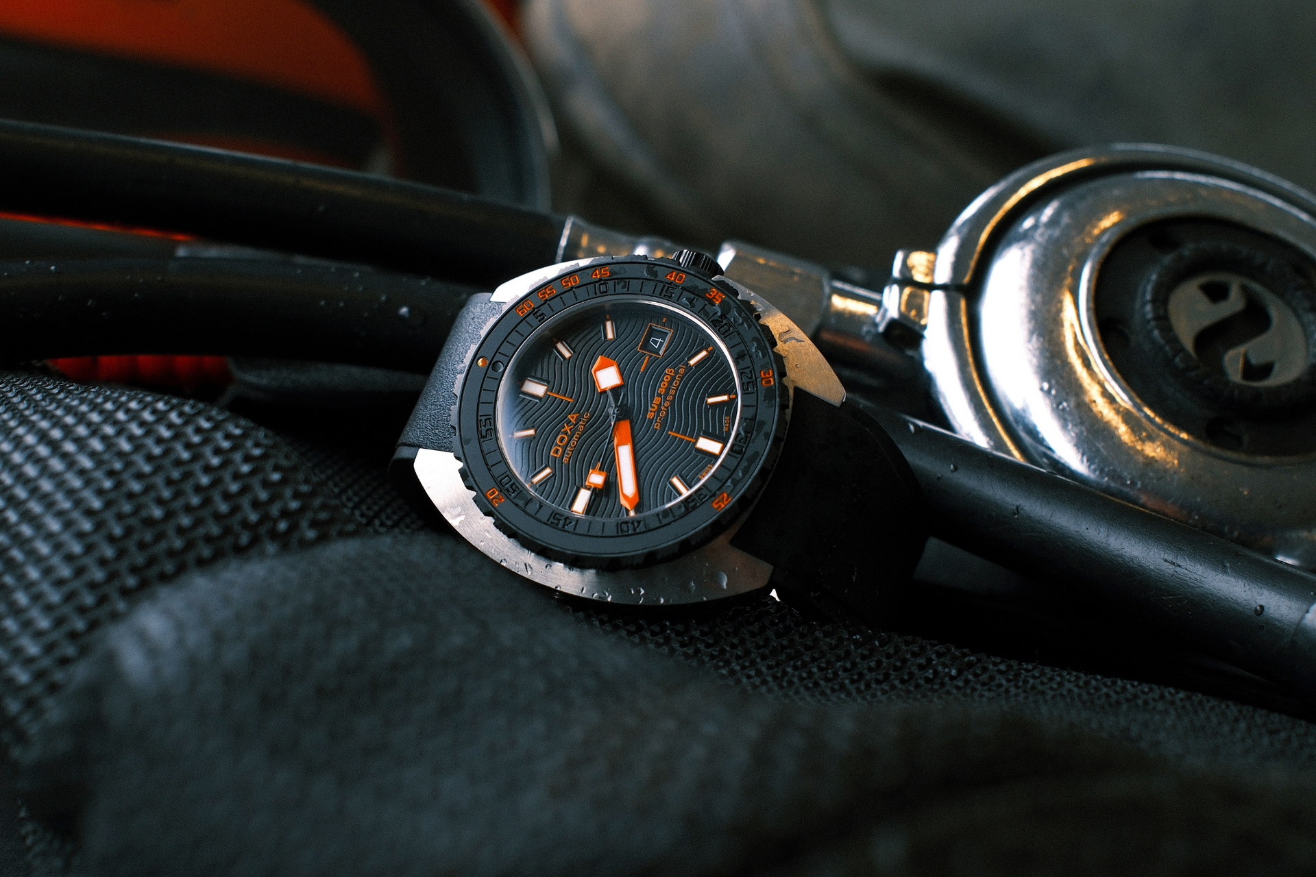 Doxa SUB 300 Beta Professional Automatic (Black Dial / 42.5mm)