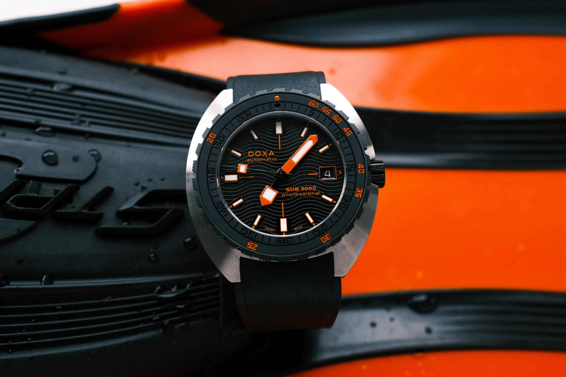 Doxa SUB 300 Beta Professional Automatic (Black Dial / 42.5mm)