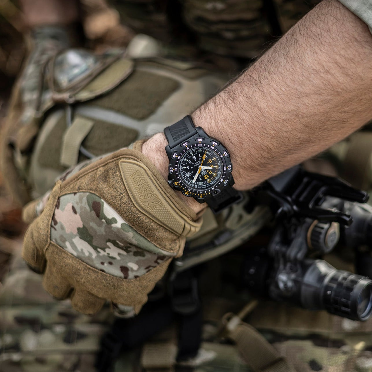 RECON Point Man Heritage, 45MM - Black Dial