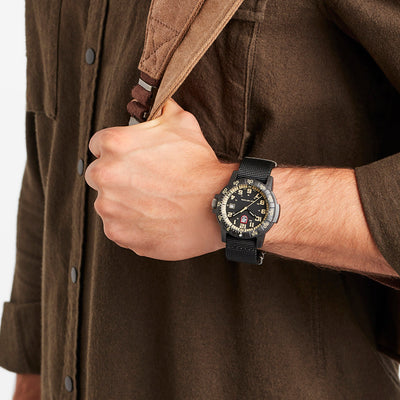 Leatherback SEA Turtle Giant, 44MM - Black/Sand Dial