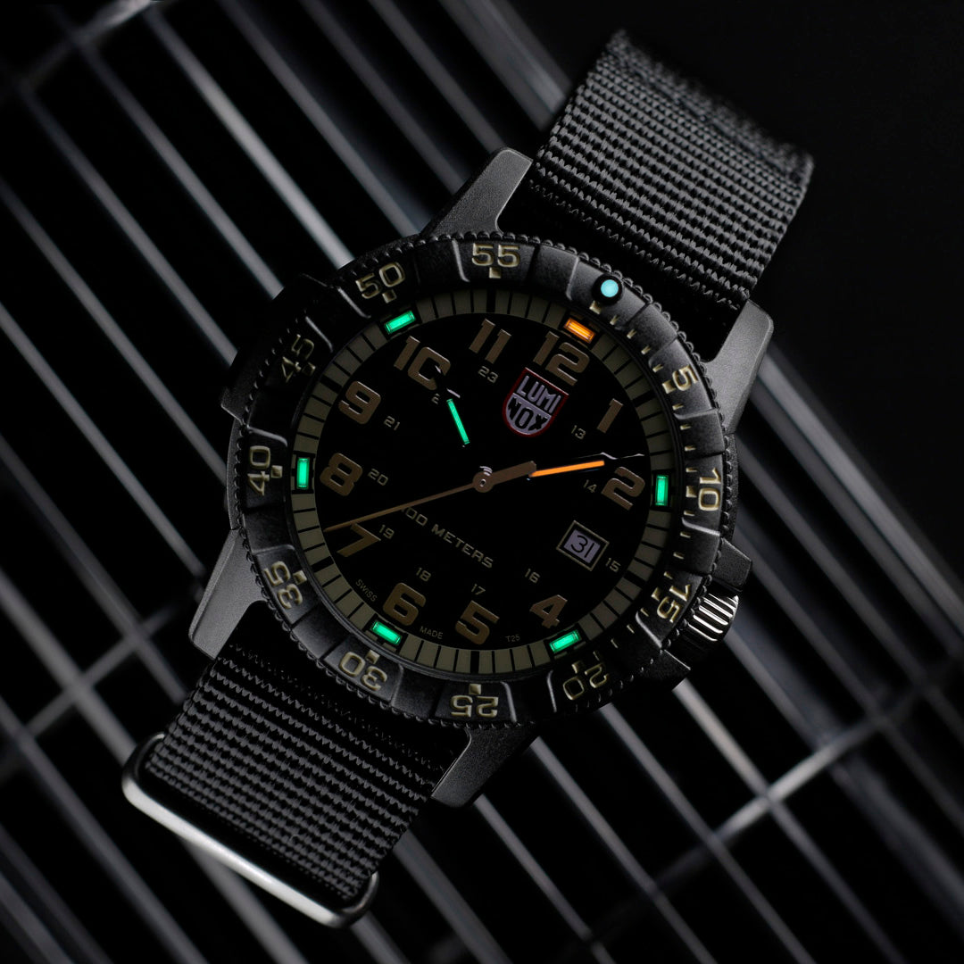 Leatherback SEA Turtle Giant, 44MM - Black/Sand Dial