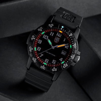 Leatherback SEA Turtle Giant, 44MM - Black/Red Dial