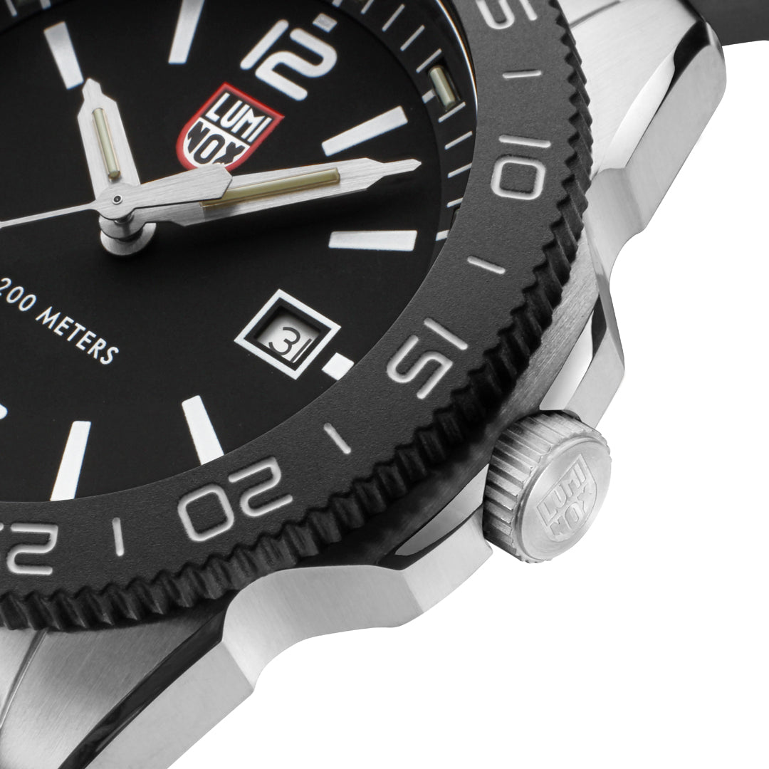 Pacific Diver, 44MM - Black Dial