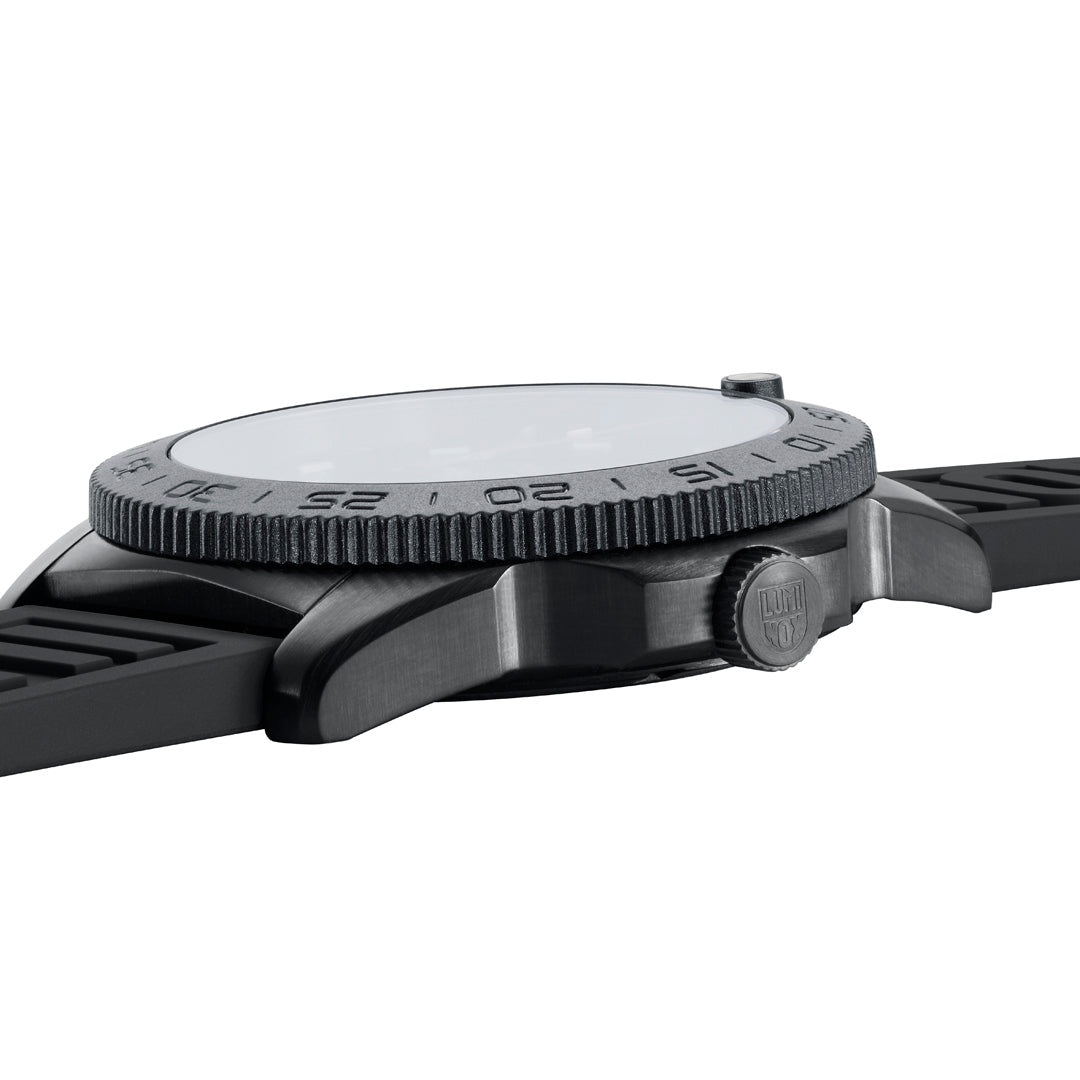 Pacific Diver, 44MM - Black Dial (Black-Out)