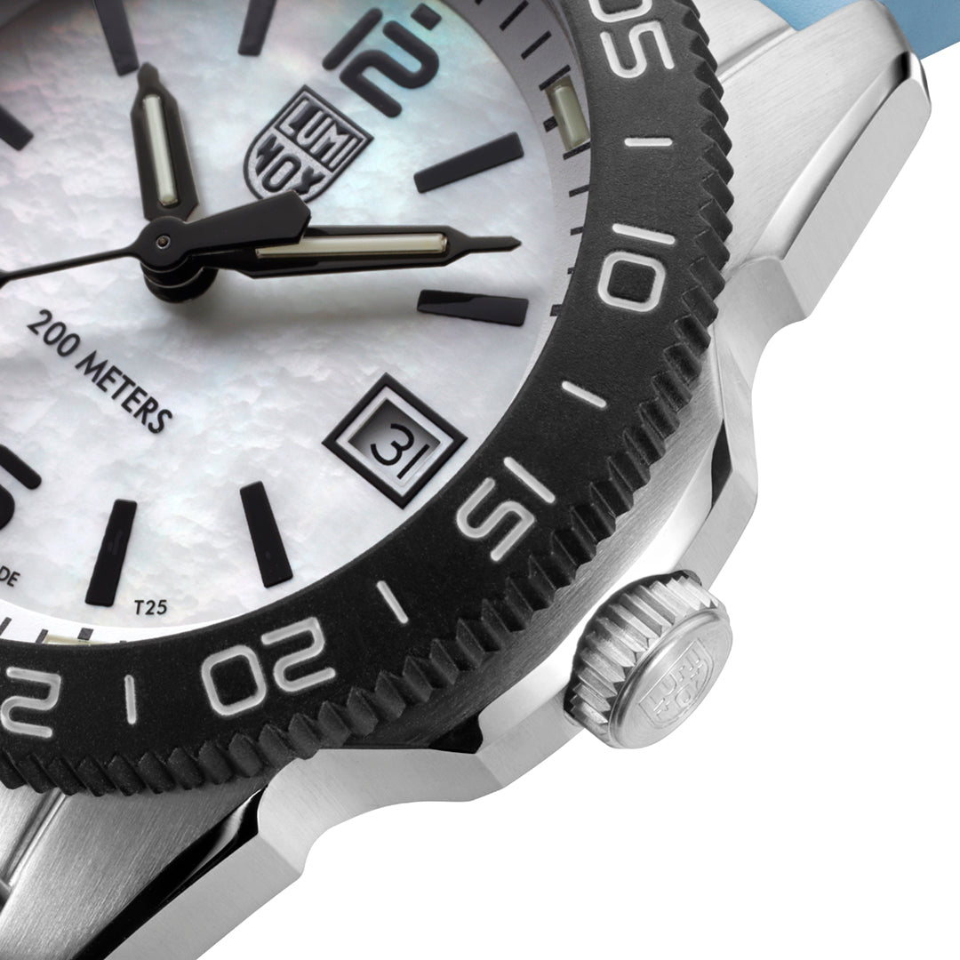 Pacific Diver, 39MM - Mother of Pearl Dial