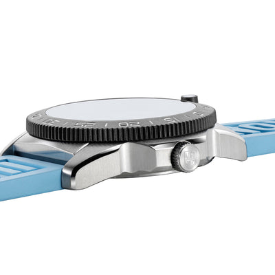 Pacific Diver, 39MM - Mother of Pearl Dial