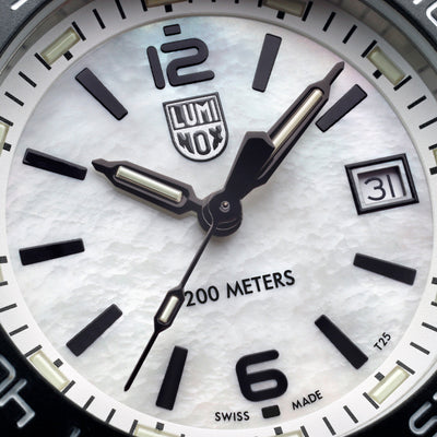 Pacific Diver, 39MM - Mother of Pearl Dial
