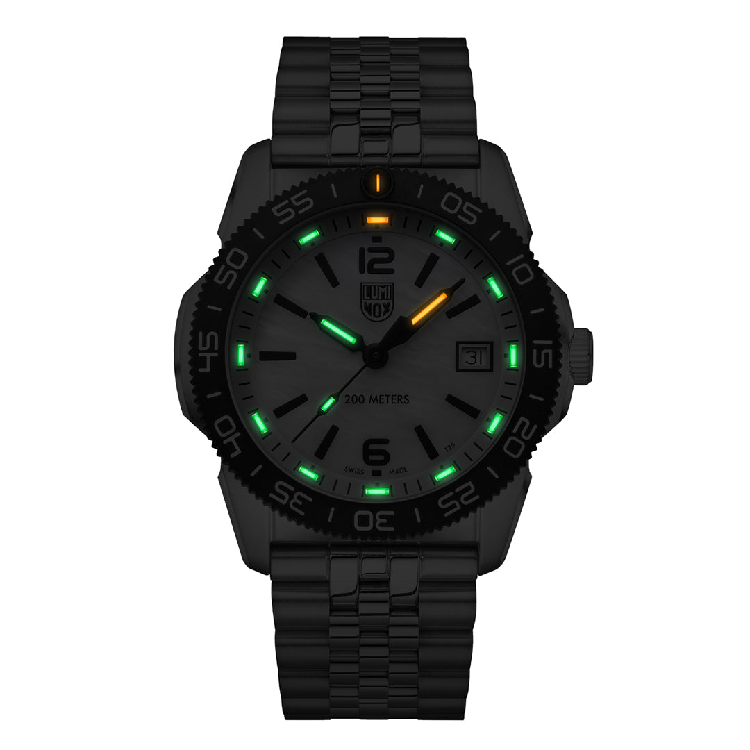 Pacific Diver, 39MM - Mother of Pearl Dial