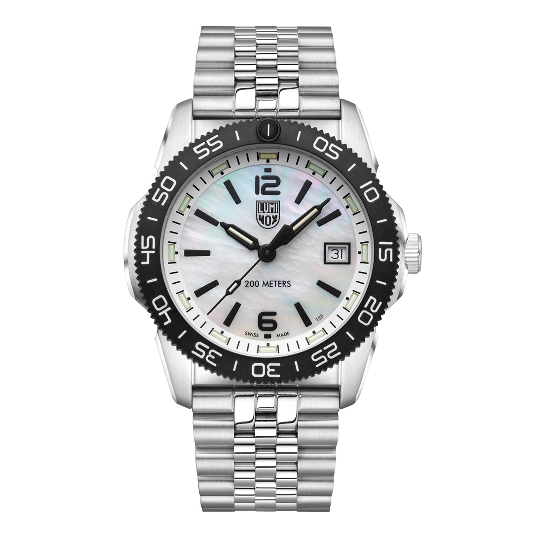 Pacific Diver, 39MM - Mother of Pearl Dial