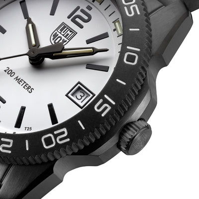 Pacific Diver, 39MM - White Dial