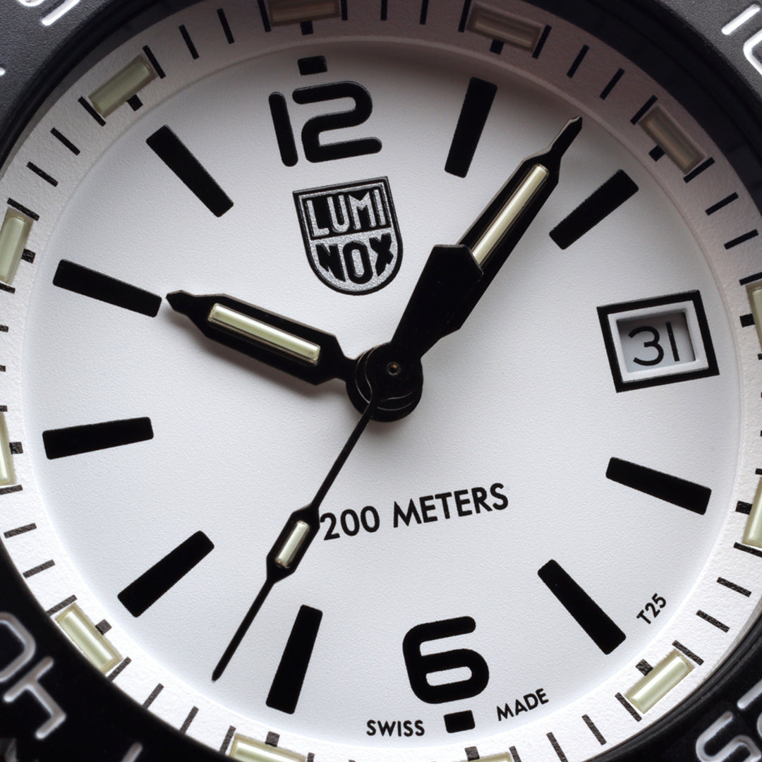 Pacific Diver, 39MM - White Dial