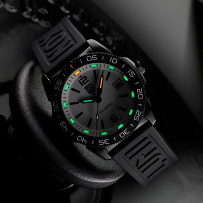 Pacific Diver, 39MM - White Dial