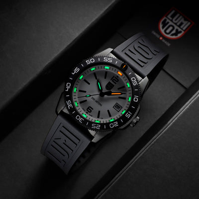 Pacific Diver, 39MM - White Dial