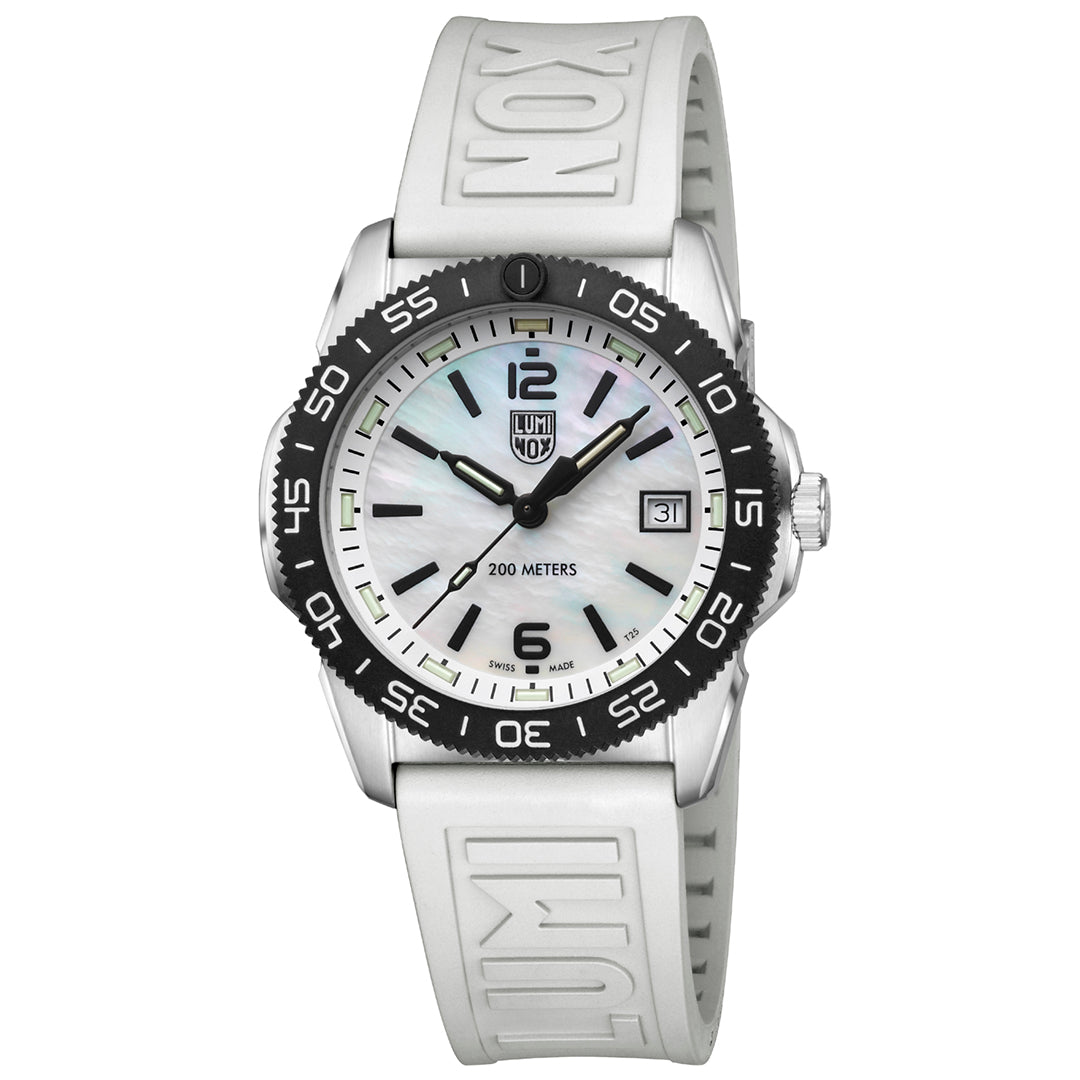 Pacific Diver, 39MM - Mother of Pearl Dial