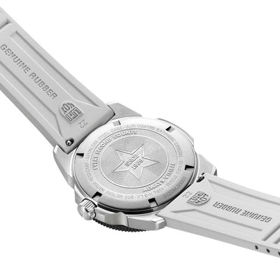 Pacific Diver, 39MM - Mother of Pearl Dial