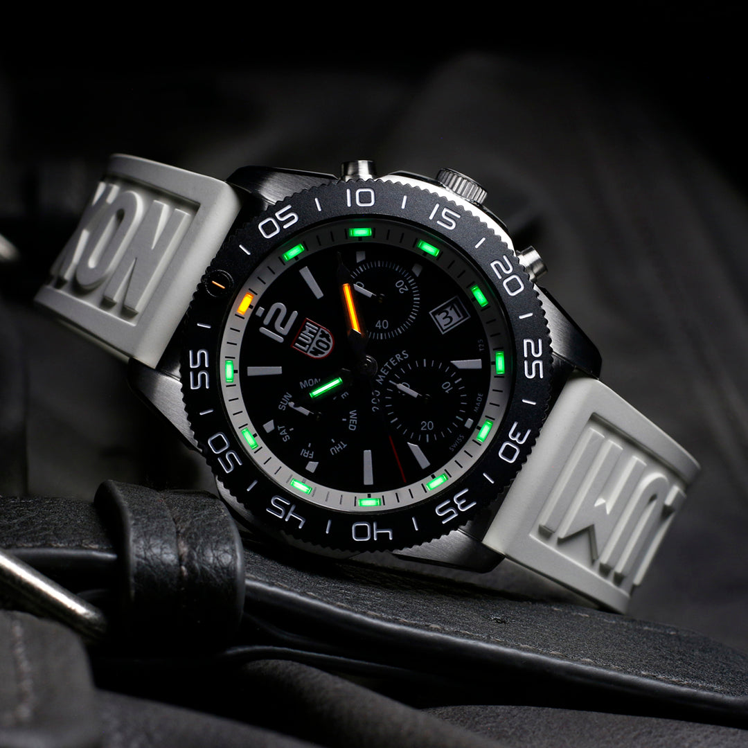 Pacific Diver Chronograph, 44MM - Black/White Dial