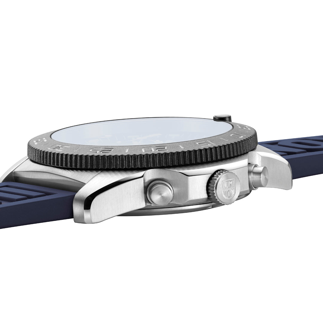 Pacific Diver Chronograph, 44MM - Blue/Black Dial