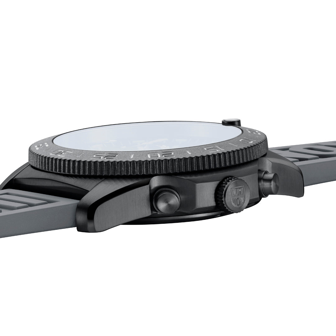 Pacific Diver Chronograph, 44MM - Black/Grey Dial