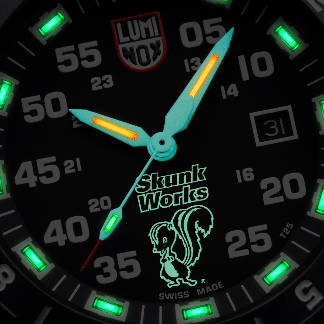 F-117 Nighthawk X Skunk Works, 44MM - Black Dial
