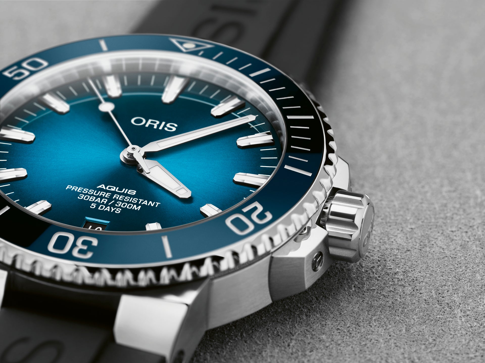 Oris Aquis Date Calibre 400 Automatic REF#40077634135 (Blue Dial / 43.5mm)