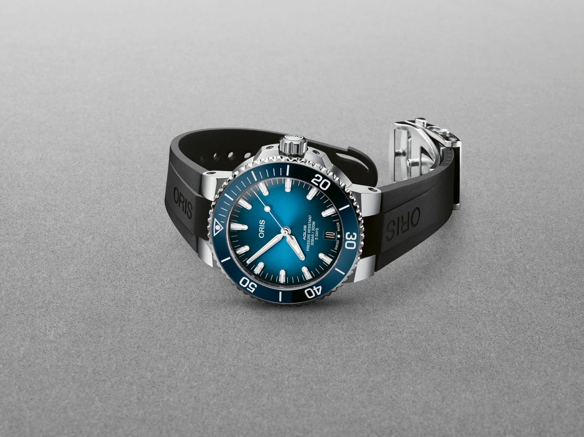 Oris Aquis Date Calibre 400 Automatic REF#40077634135 (Blue Dial / 43.5mm)