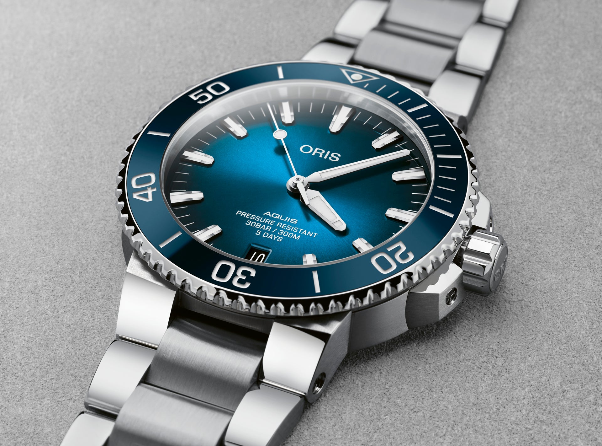Oris Aquis Date Calibre 400 Automatic REF#40077634135 (Blue Dial / 43.5mm)