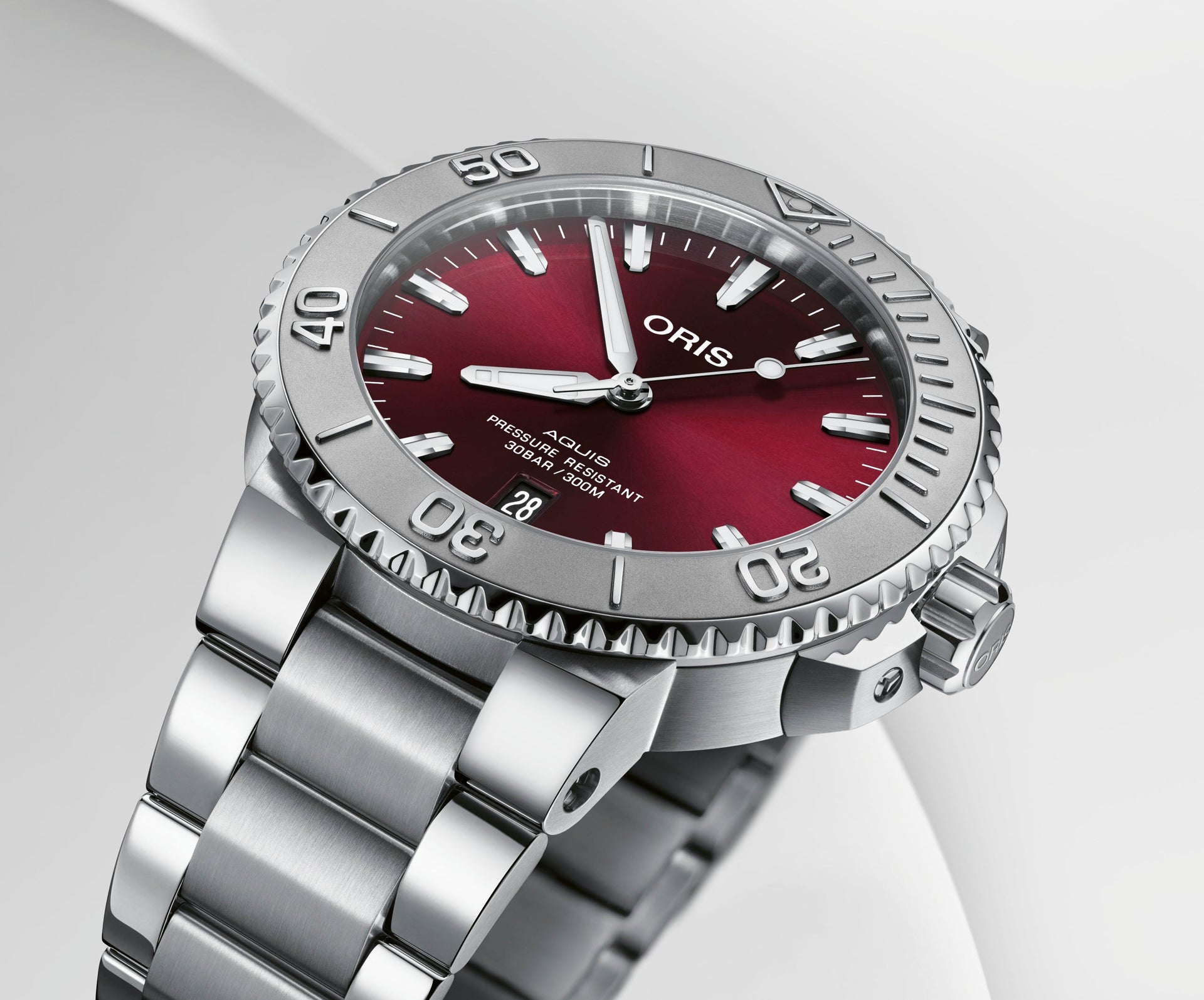 Oris Aquis Date Automatic REF#73377304158-0782405PEB (Cherry Dial / 43.5mm)