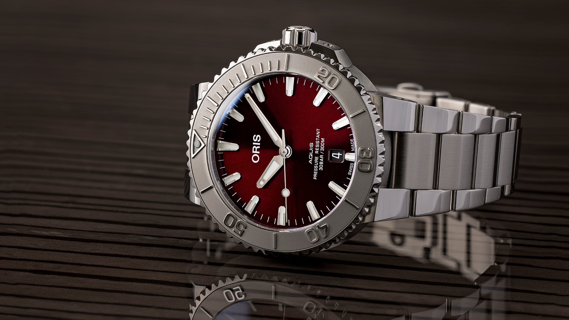 Oris Aquis Date Automatic REF#73377304158-0782405PEB (Cherry Dial / 43.5mm)