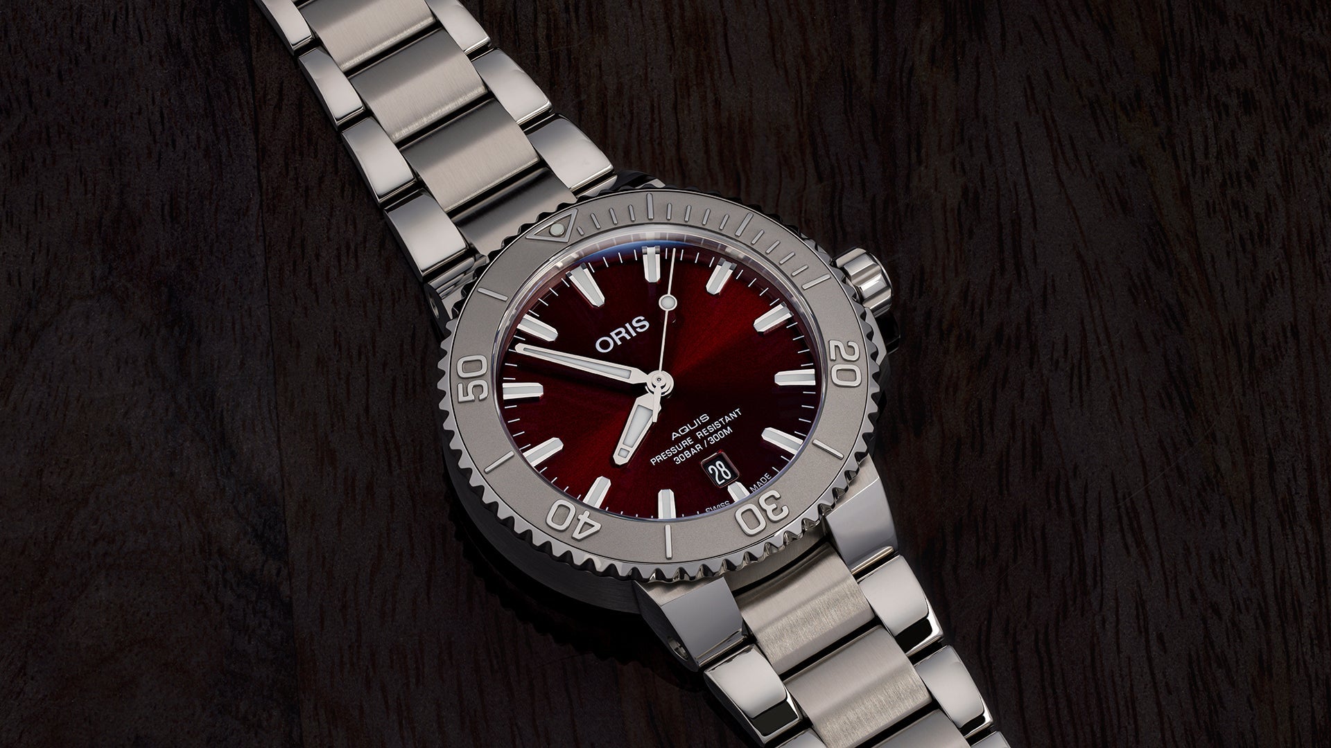 Oris Aquis Date Automatic REF#73377304158-0782405PEB (Cherry Dial / 43.5mm)