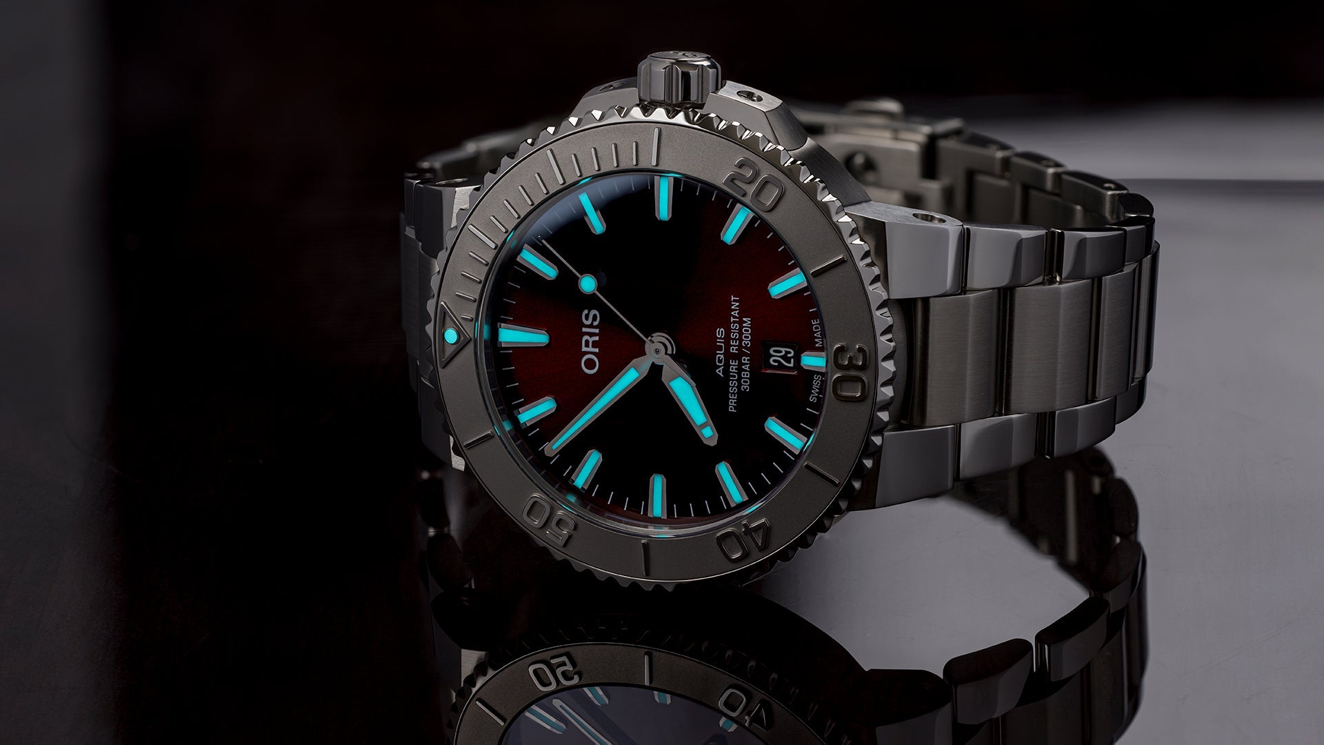 Oris Aquis Date Automatic REF#73377304158-0782405PEB (Cherry Dial / 43.5mm)