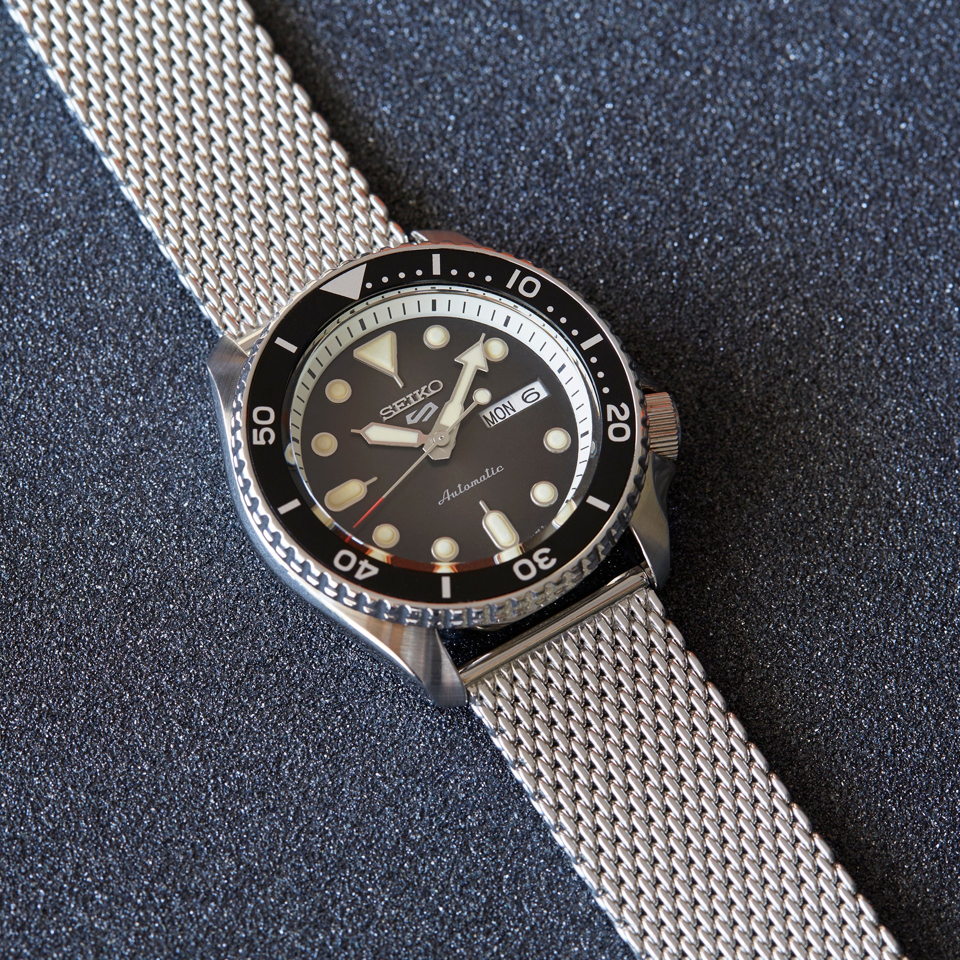 Seiko 5 Sports SRPD73 Automatic (Black Dial / 42.5mm)