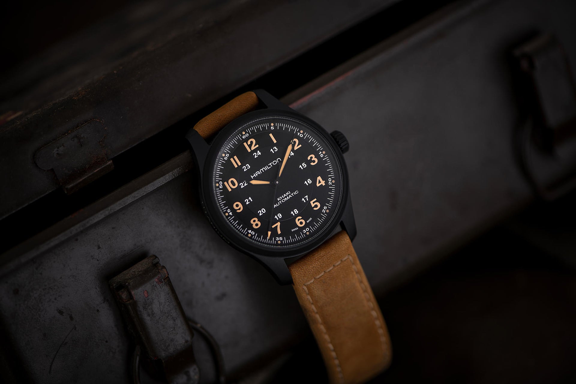 Hamilton Khaki Field Titanium Auto (Black Dial / 42mm / PVD Case)