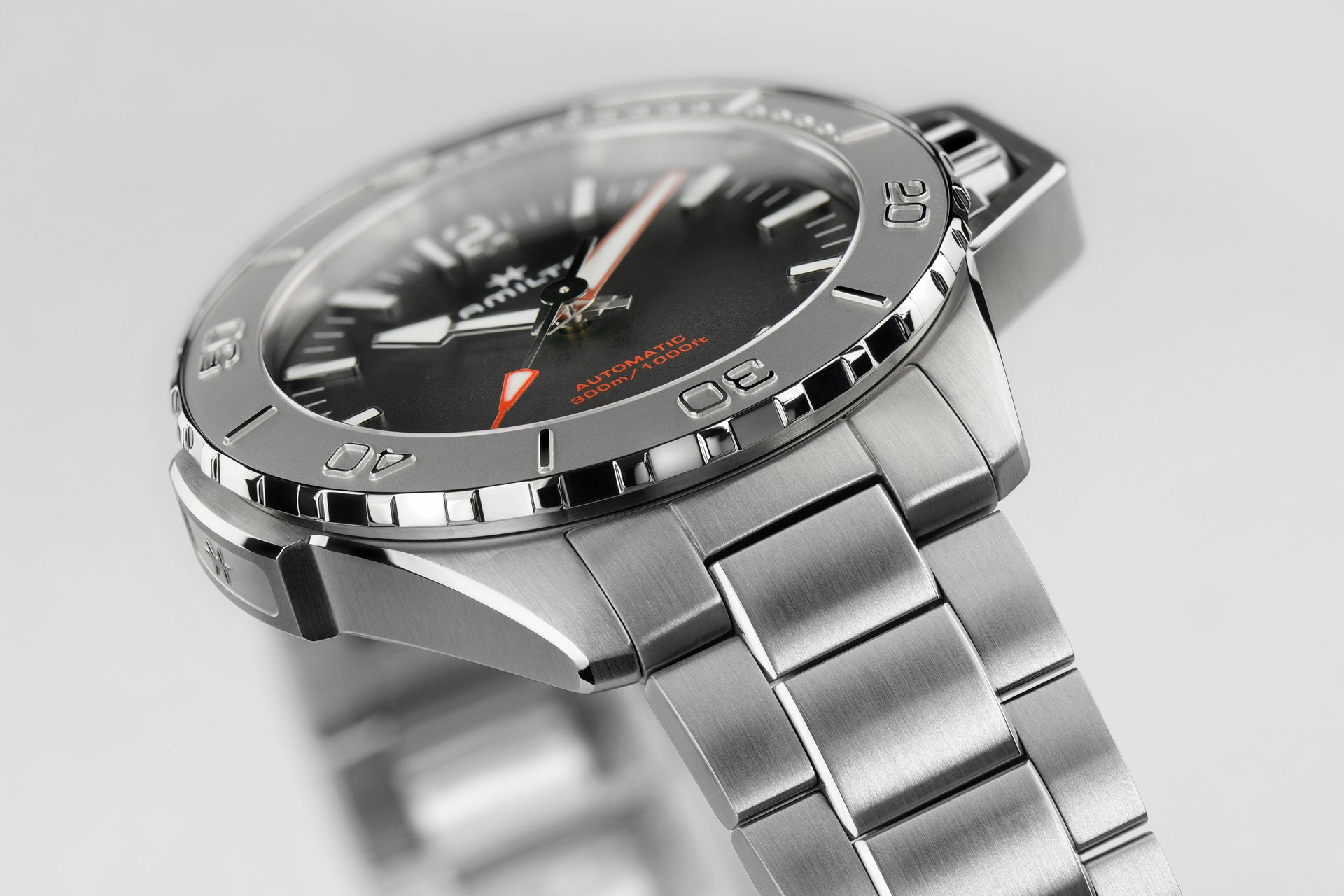 Hamilton Khaki Navy Frogman Auto (cadran noir / 46mm / lunette en acier)