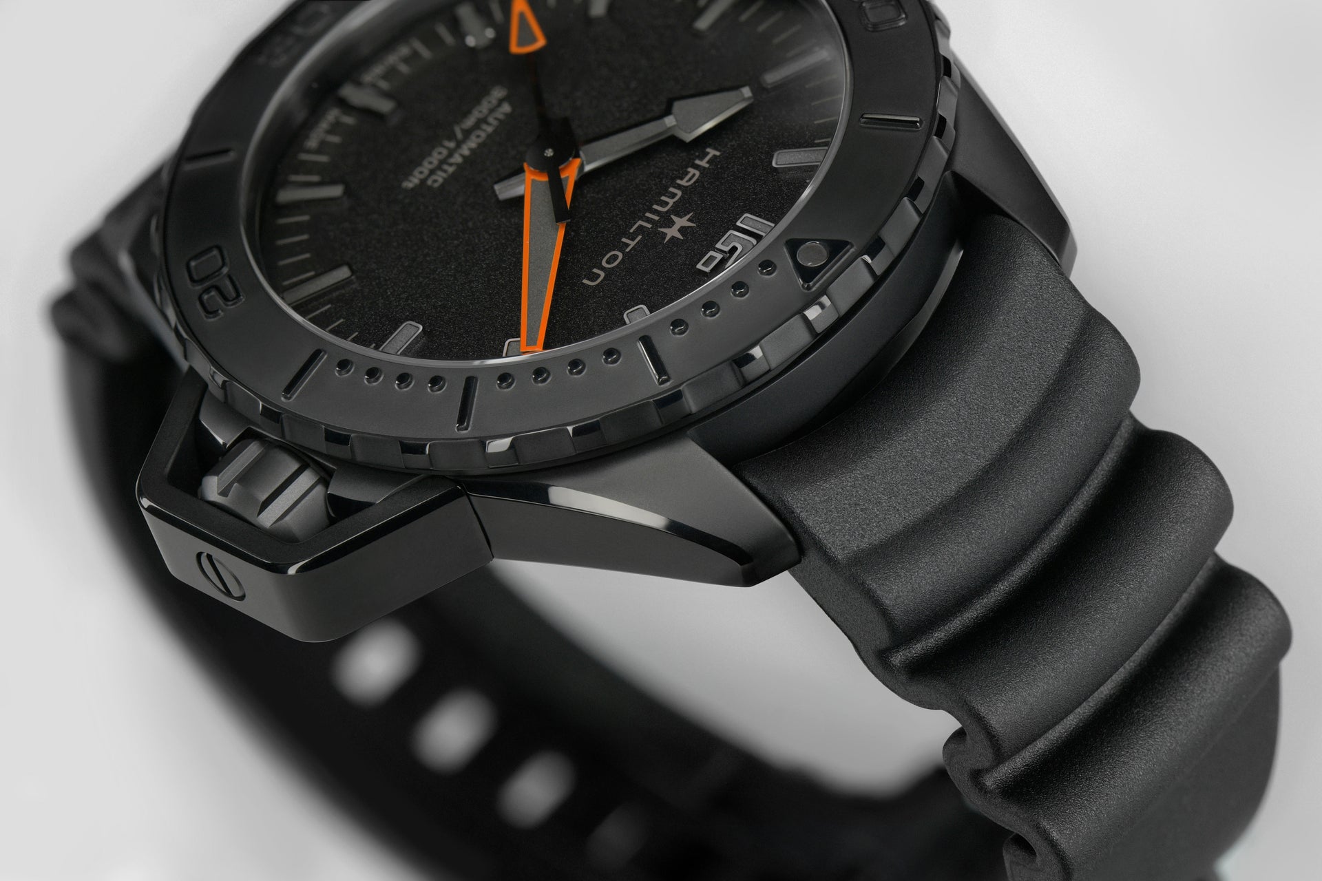 Hamilton Khaki Navy Frogman Auto (cadran noir / 46mm / noir)