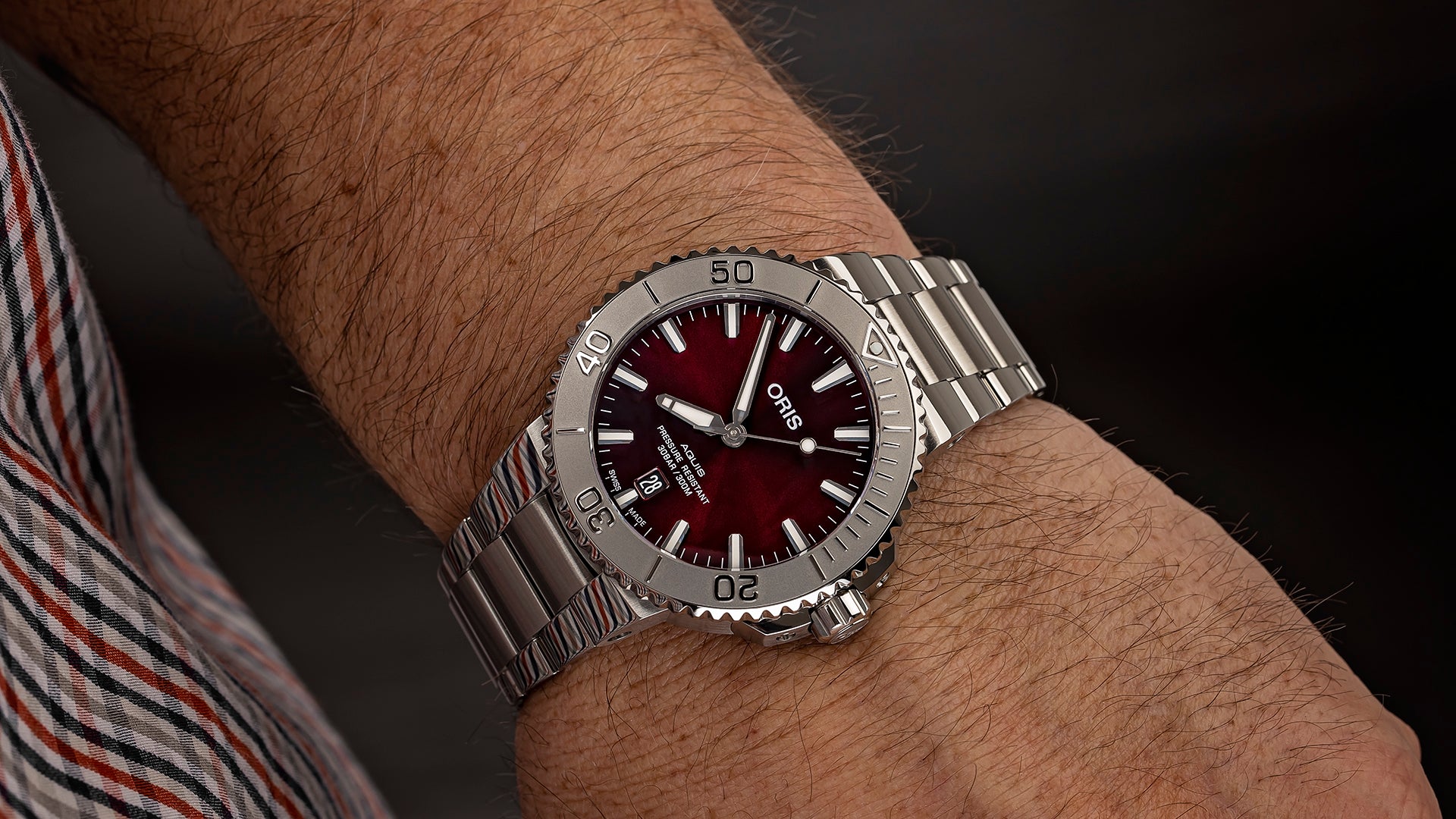 Oris Aquis Date Automatic REF#73377664158-0782205PEB (Cherry Dial / 41.5mm)