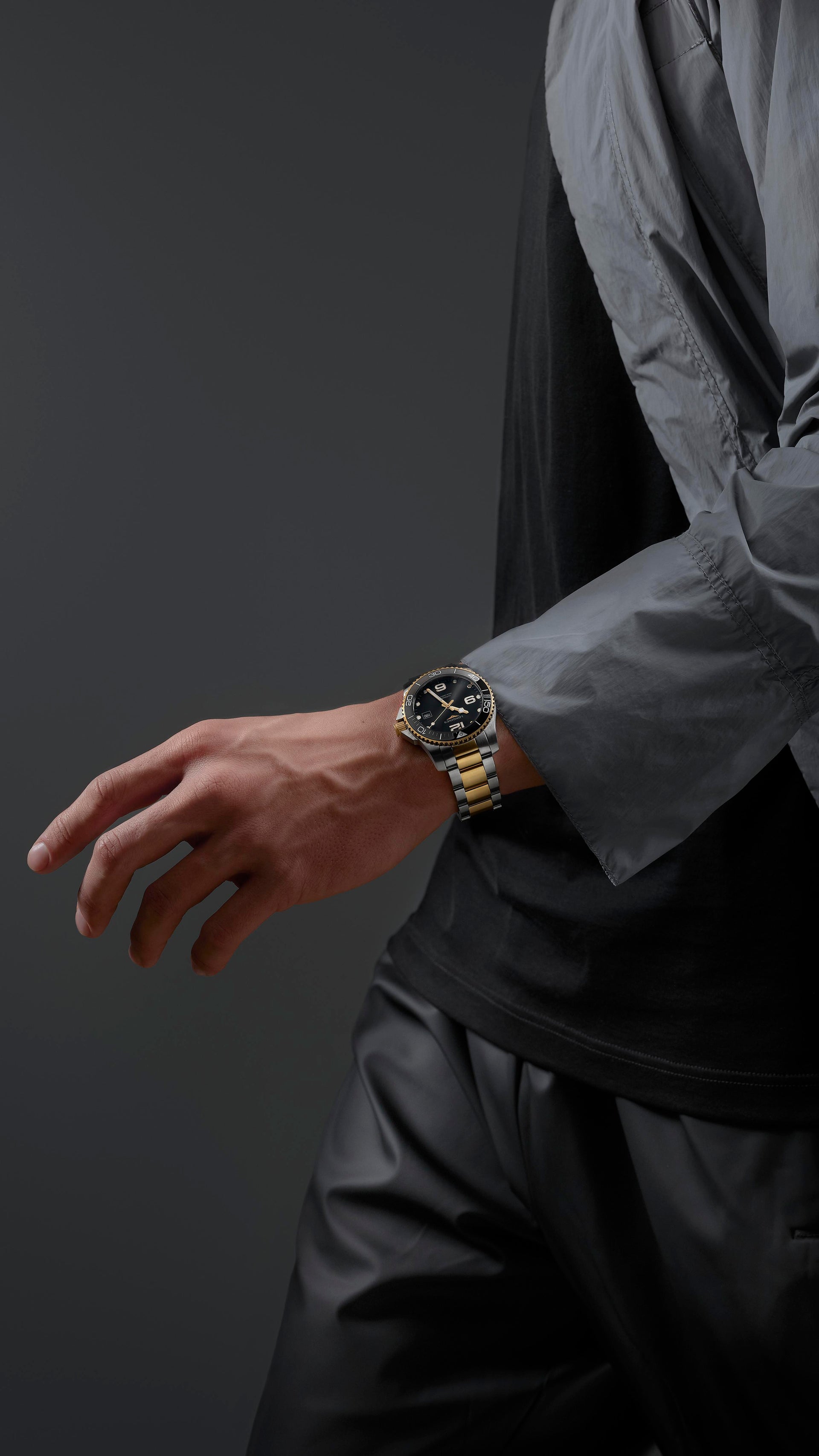 Longines HydroConquest Automatic (Black Dial / 41mm / Two-Tone Yellow)