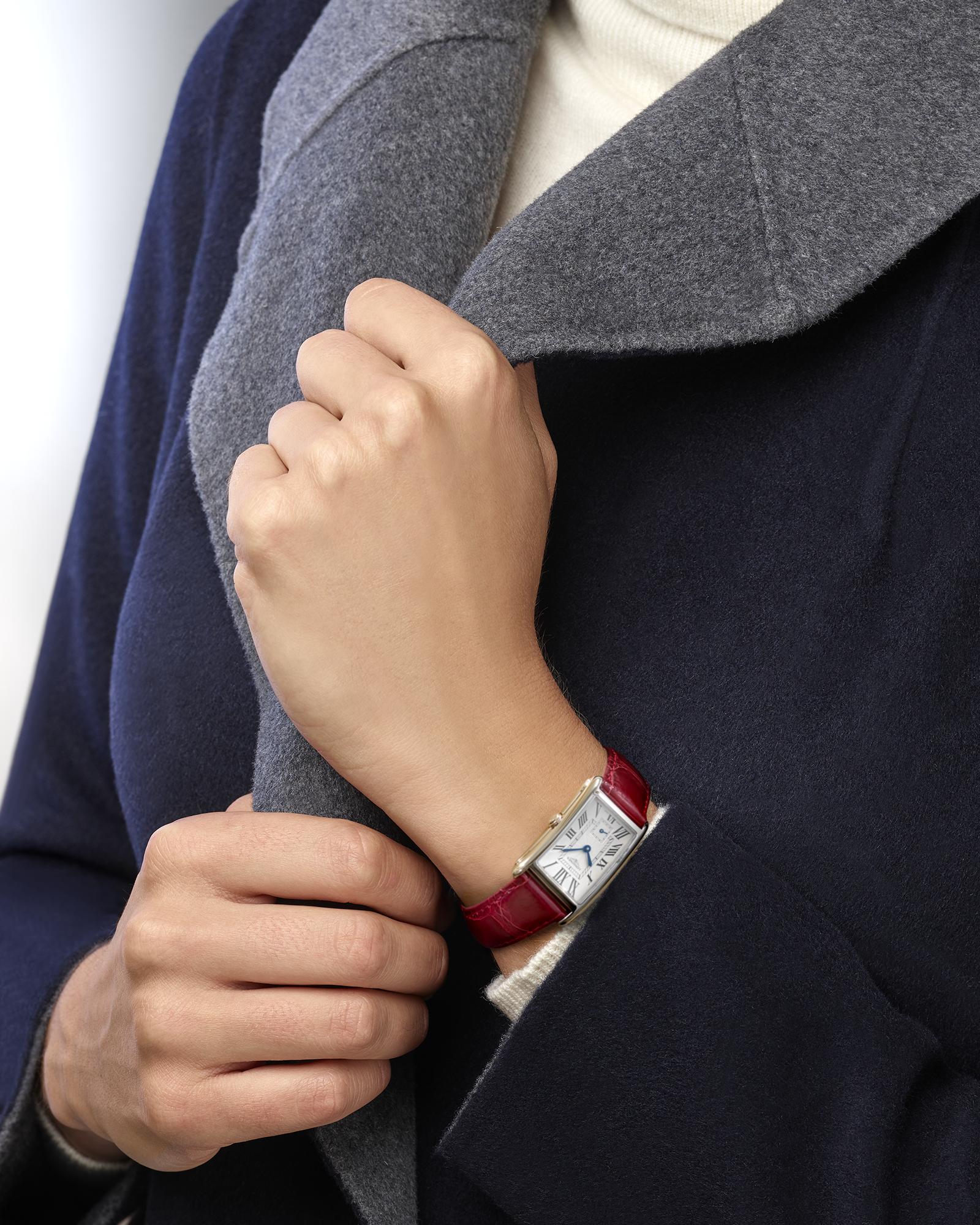 Longines Dolcevita Quartz (cadran argenté / 21mm x 32mm)