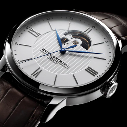 Baume Et Mercier Classima Automatic (cadran argent / 42mm / balancier ouvert)
