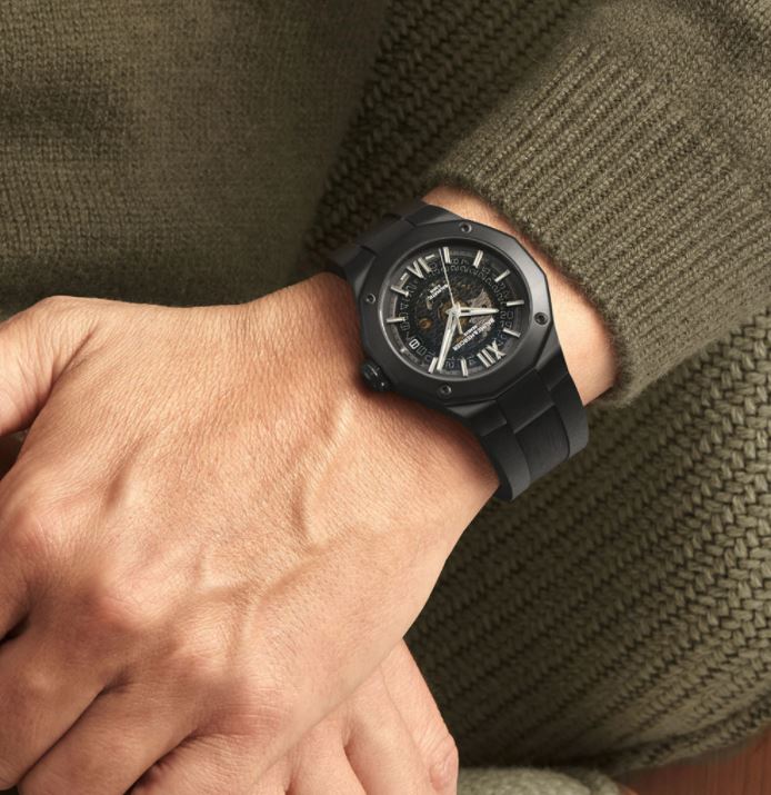 Baume Et Mercier Riviera Baumatic Automatic (cadran noir / 42 mm)