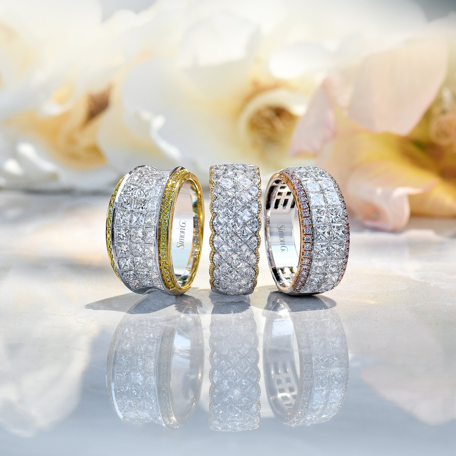 Bague main droite Simon G 18K à cinq rangs de diamants